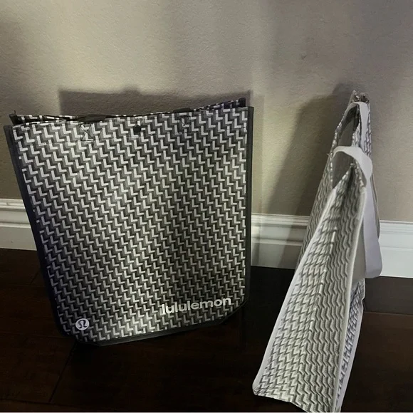 Lululemon athletica Tote Bags large - Picture 2 of 4